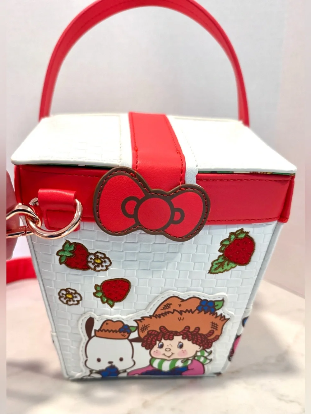 Loungefly Sanrio Hello Kitty & Friends x Strawberry Shortcake Basket Crossbody - Picture 4 of 5